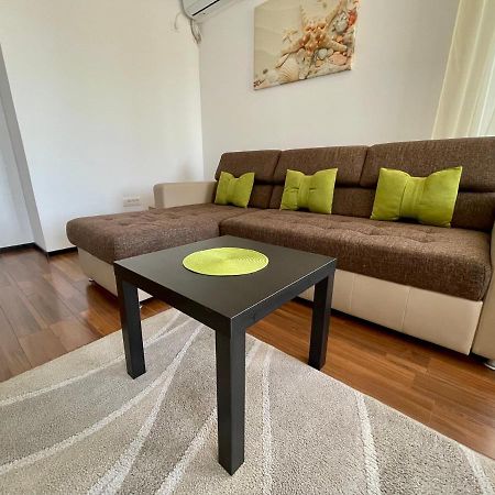 Alcomar Apartment - Summerland Mamaia Exteriör bild
