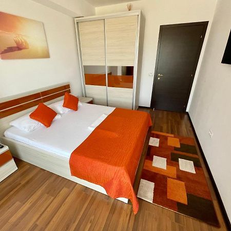 Alcomar Apartment - Summerland Mamaia Exteriör bild