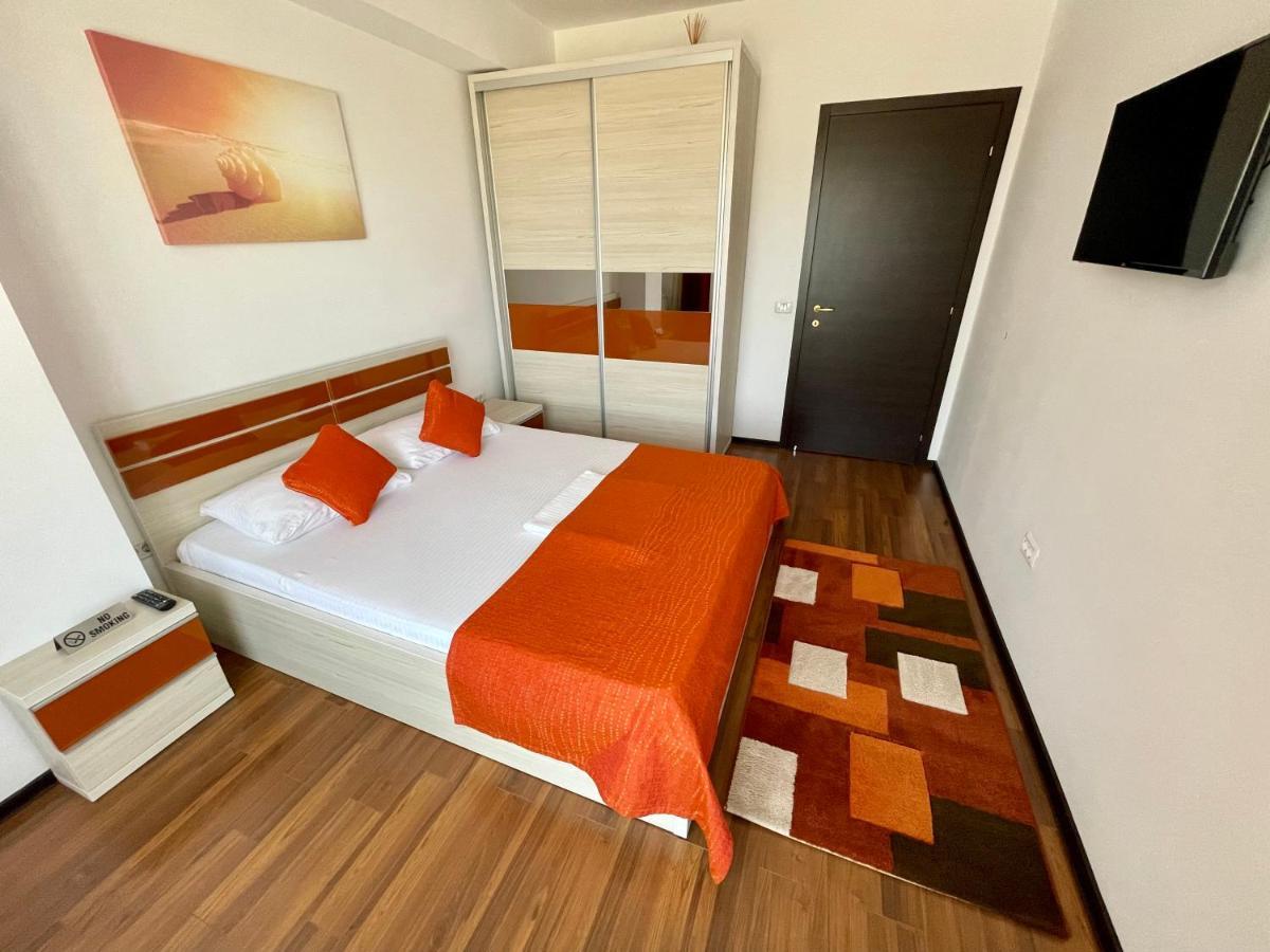 Alcomar Apartment - Summerland Mamaia Exteriör bild