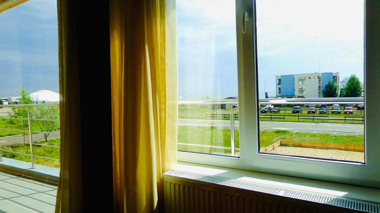 Alcomar Apartment - Summerland Mamaia Exteriör bild