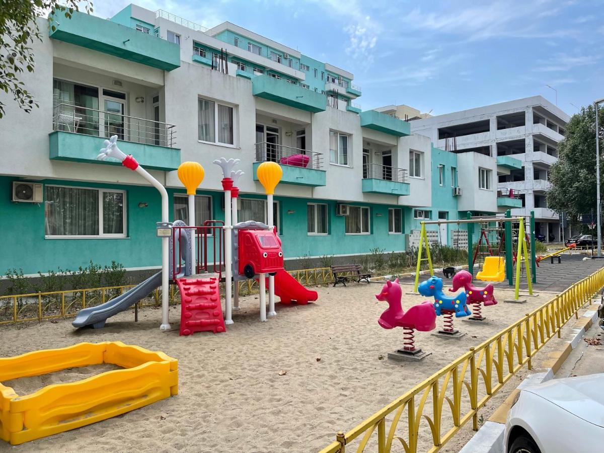 Alcomar Apartment - Summerland Mamaia Exteriör bild